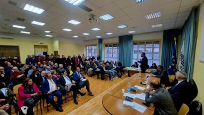 alto calore domani scelta del nuovo manager dell acqua primi nomi e smentite