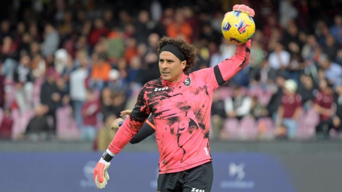 ex salernitana retroscena ochoa il messicano scappa dal burgos