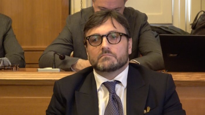 operazioni sostitutive di alberi pericolosi si proseguira fino al 13 settembre