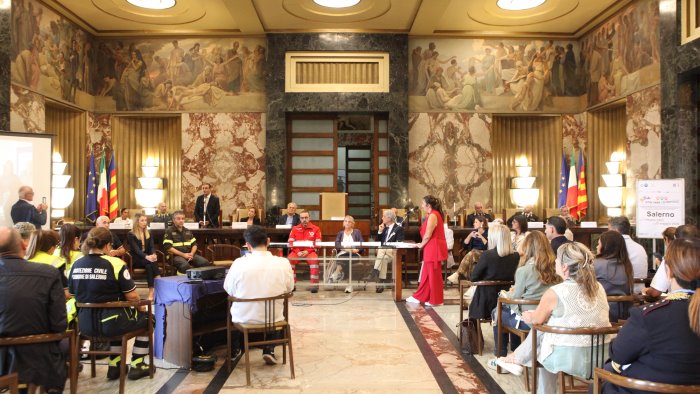 parte dal liceo tasso e dall istituto nautico non fare lo sbronzo