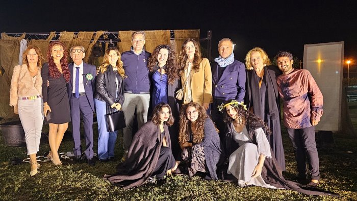 medea rivive a nocera superiore un ponte tra mito e contemporaneita