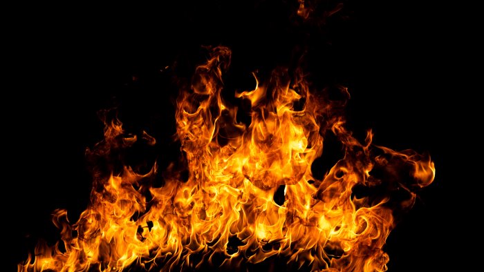 maiori incendio nella notte in localita san vito