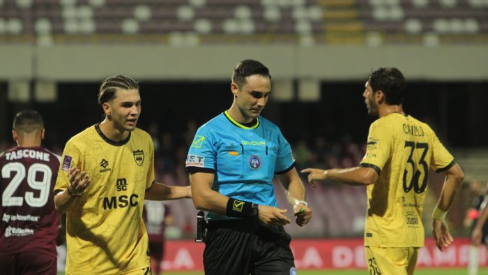 salernitana cavese la designazione arbitrale tocca a lovison di padova