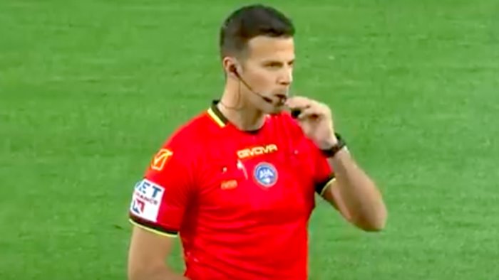 al francioni dirige un arbitro veneto