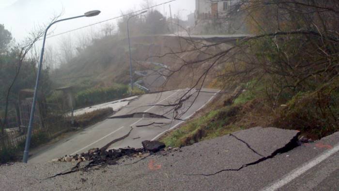 frana sulla strada provinciale ciardelli aggiudicati i lavori per 240mila euro