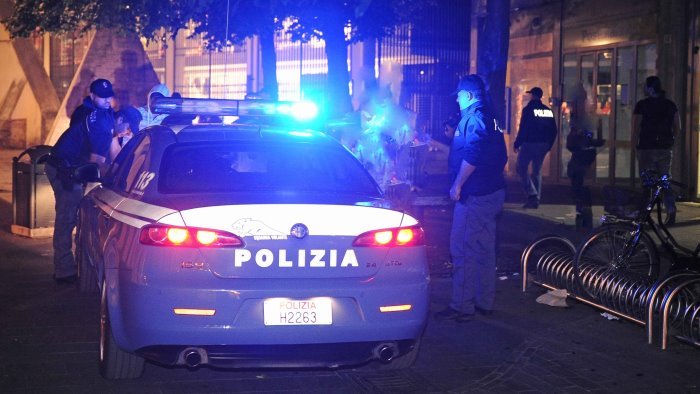 omicidio in famiglia a napoli uccide il marito a coltellate