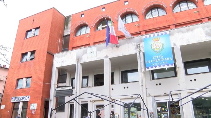 cervinara cade l amministrazione lengua arriva il commissario guerra