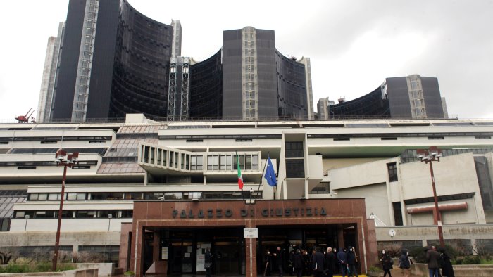 omicidio matarazzo pm e parti civili impugnano assoluzione papa della 15enne