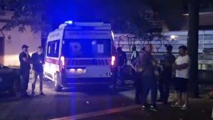 salerno bivacchi e stranieri molesti scoppia la rivolta in piazza bolognini