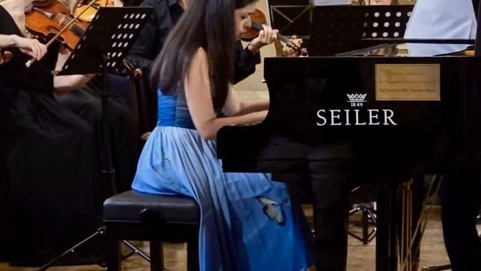 da airola alla polonia la 20enne pianista falzarano incanta wroclaw