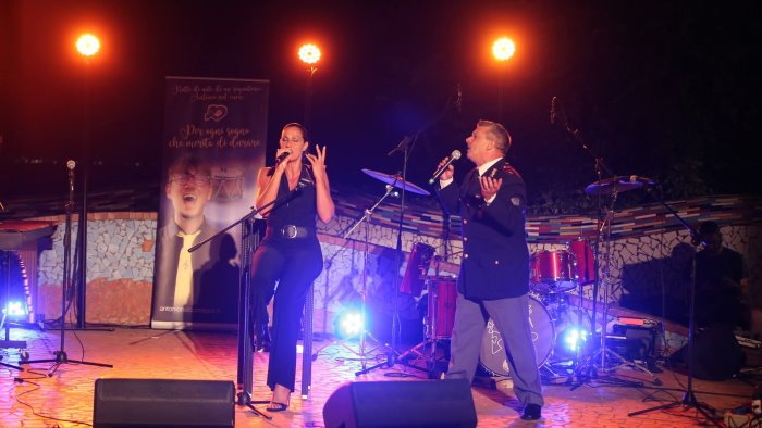 vietri sul mare musica e spettacolo per ricordare antonio senatore