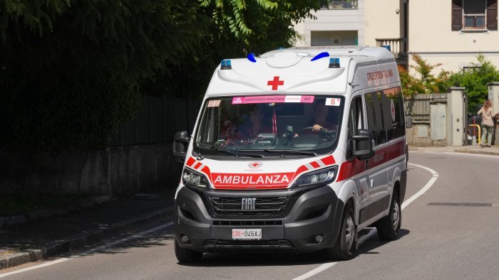 ancora morti sulle strade incidente fatale per un giovane imbianchino