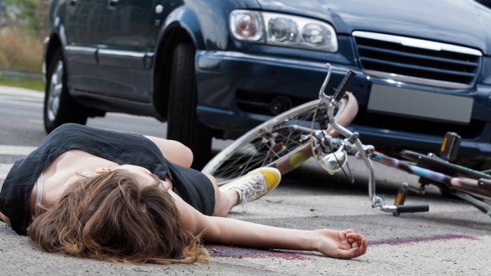 fine settimana di sangue sulle strade di napoli pedoni e bici travolti