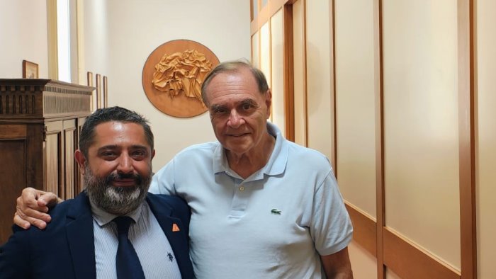 giovanni varricchio ufficializza l ingresso in noi di centro