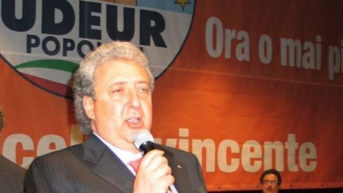 appalti truccati per i rifiuti arresto per ex consigliere regionale e sindaco