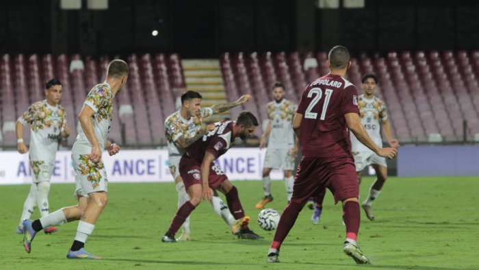 salernitana sorrento scelto l arbitro fischia leone