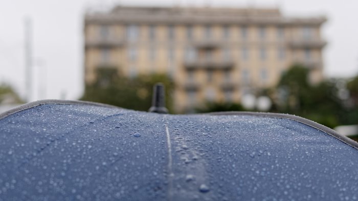 maltempo scatta l allerta gialla in campania temporali fino a giovedi