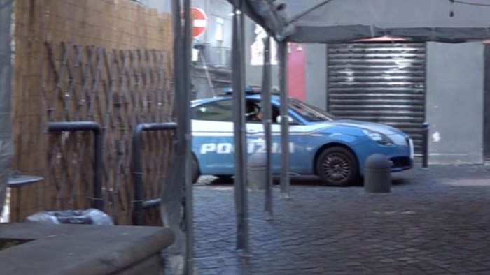 ucciso da un colpo di pistola accusa di omicidio per l amico che sparo